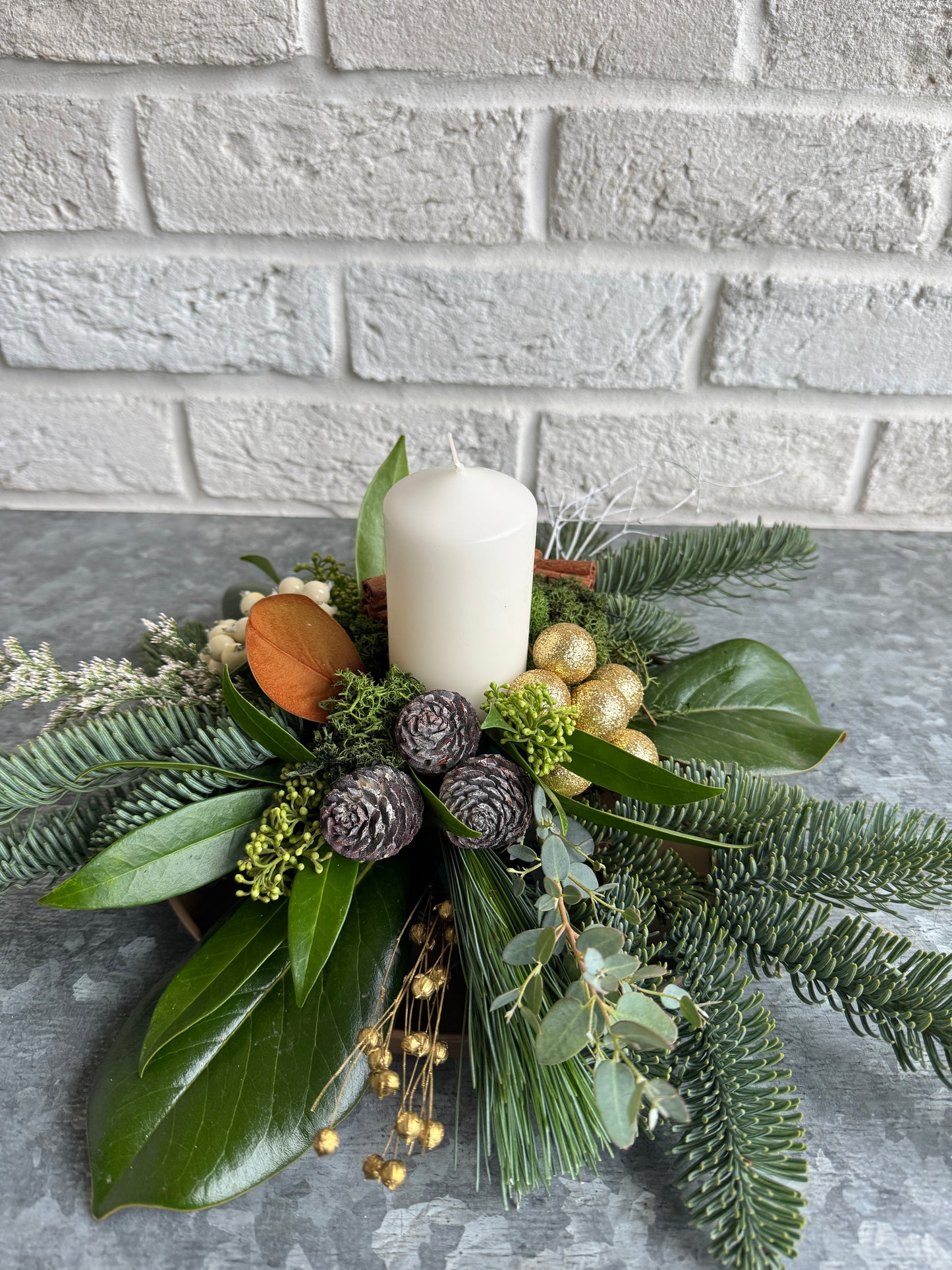 Pillar Candle Round Centrepiece