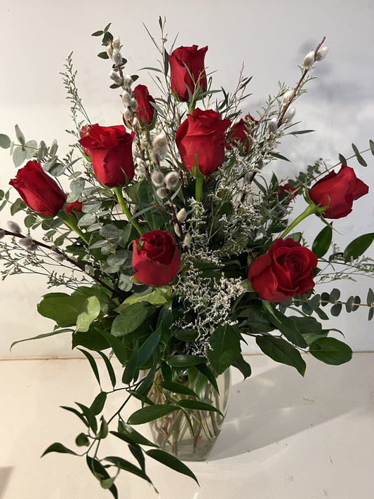 Vase Arrangement Dozen Roses