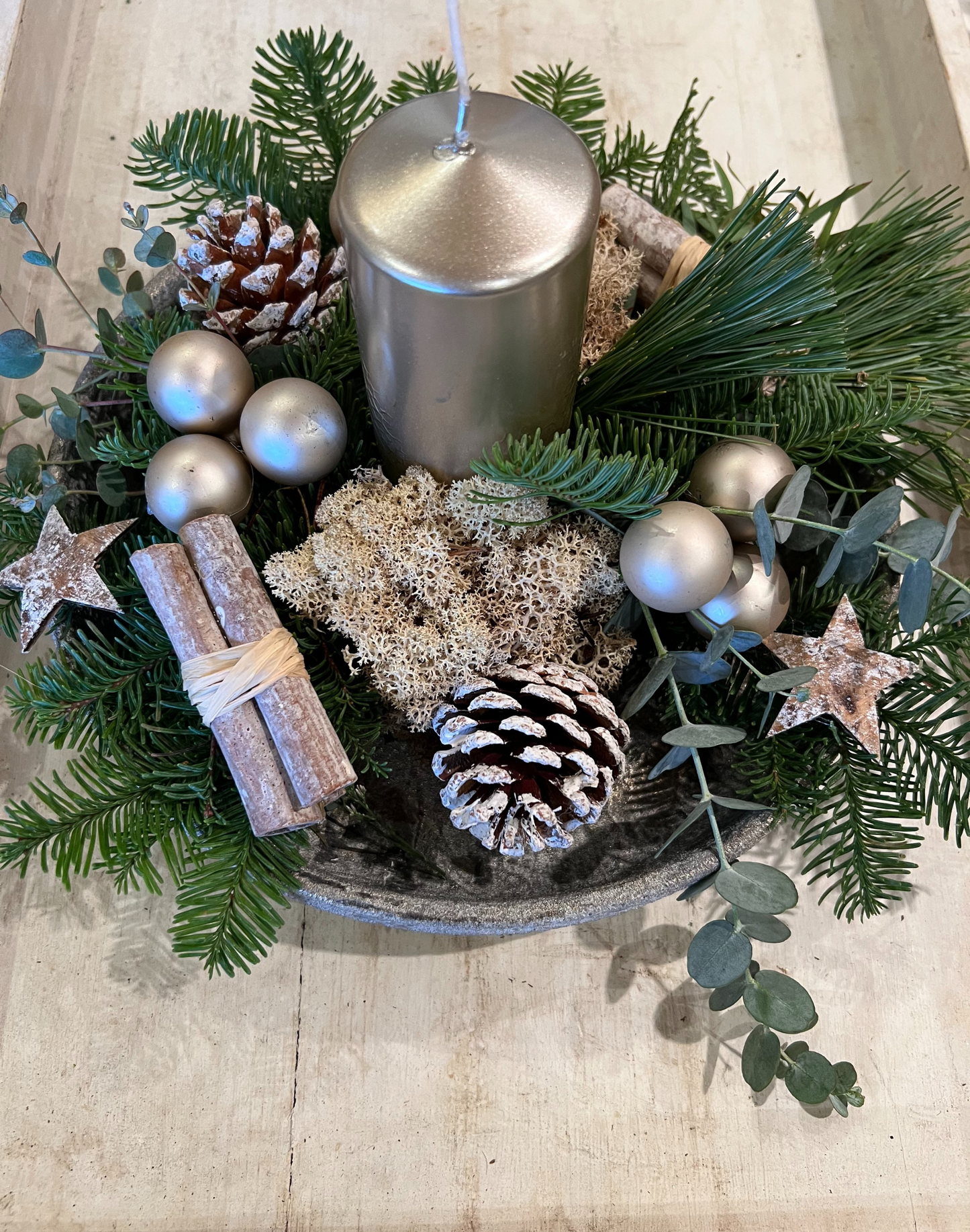 Classy and Contemporary Centerpiece